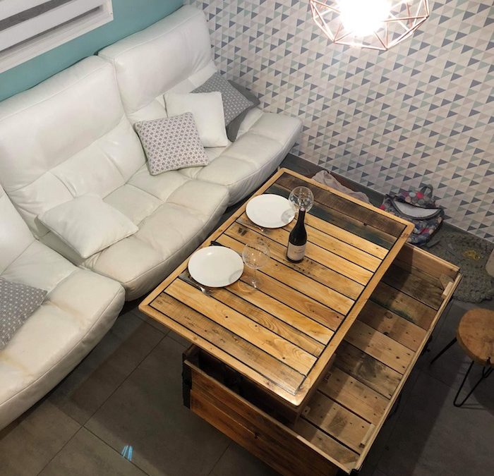 Table basse avec plateau relevable