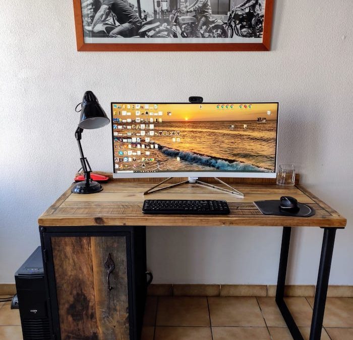 Bureau avec armoire