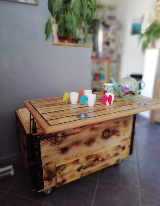 Table basse relevable avec rangement
